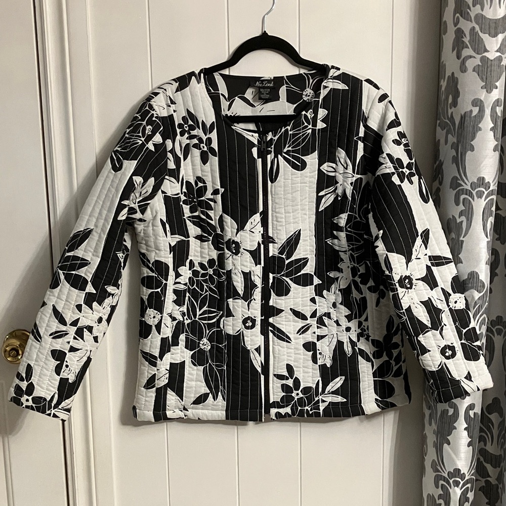 NuLook Black and White Floral Blazer XL